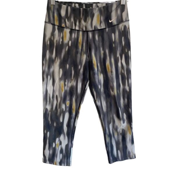 Nike Pants - NIKE Athletic Dri fit Capri Leggings